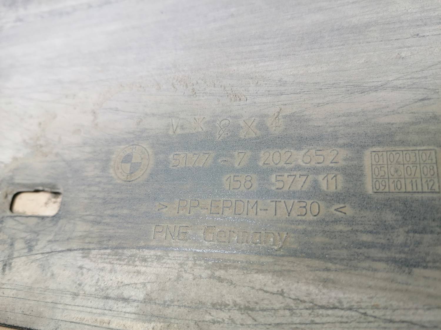 Ārēja sliekšņa laba uzlika priekš BMW 318D E91 2008 TOURING 5 Ārēja sliekšņa laba uzlika priekš BMW 318D E91 2008 TOURING