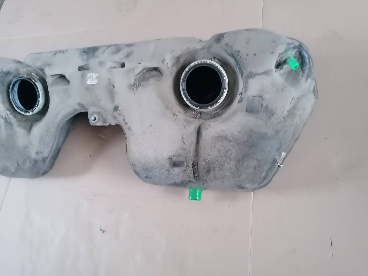 Degvielas tvertne priekš BMW 318D E91 2008 TOURING 3 Degvielas tvertne priekš BMW 318D E91 2008 TOURING