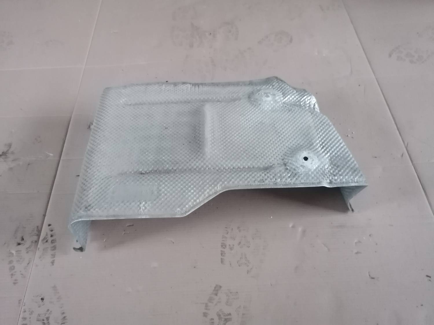 Izpūtēja sistēmas karstuma aizsargs priekš BMW 318D E91 2008 TOURING 1 Izpūtēja sistēmas karstuma aizsargs priekš BMW 318D E91 2008 TOURING