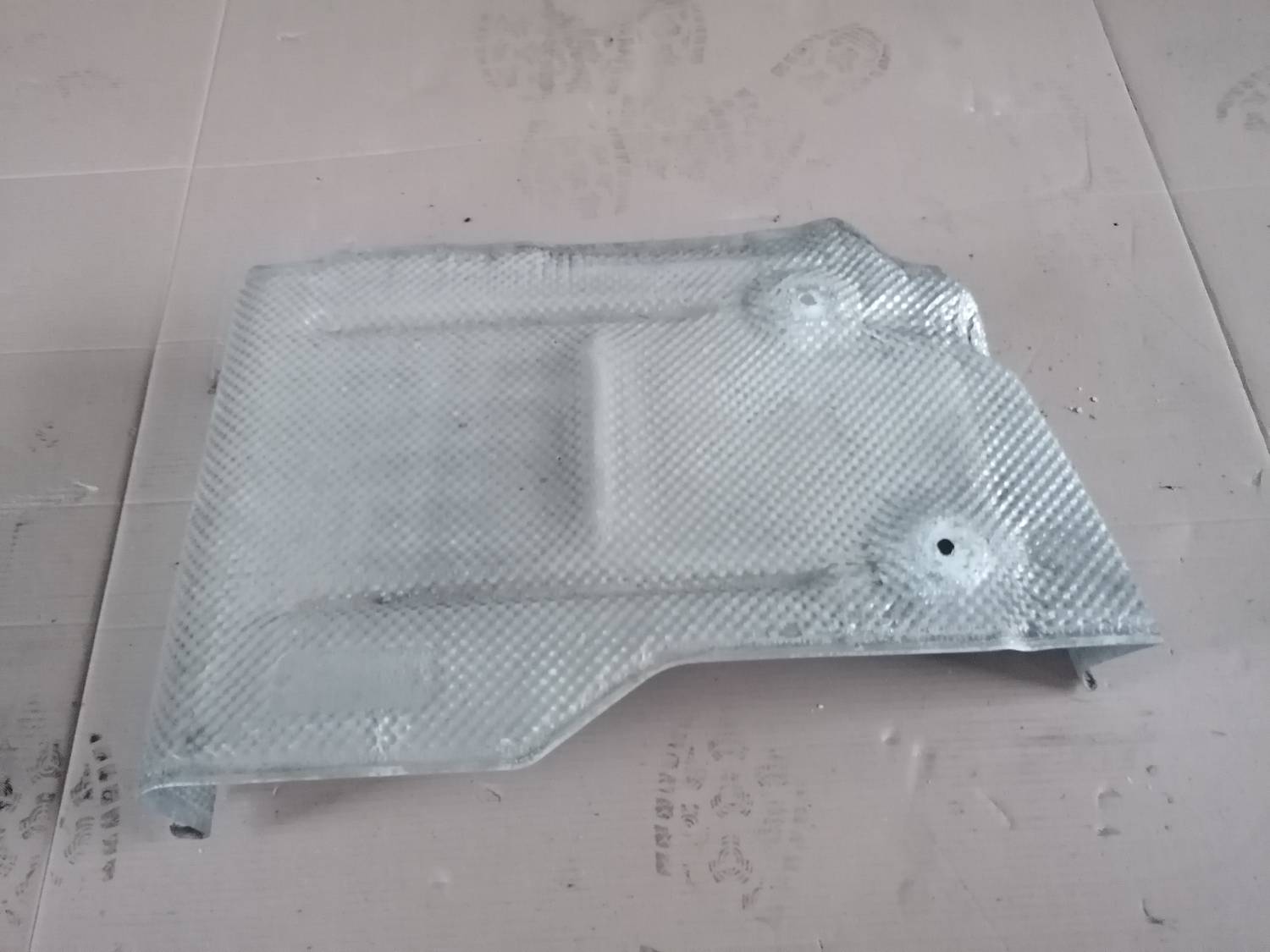 Izpūtēja sistēmas karstuma aizsargs priekš BMW 318D E91 2008 TOURING 2 Izpūtēja sistēmas karstuma aizsargs priekš BMW 318D E91 2008 TOURING