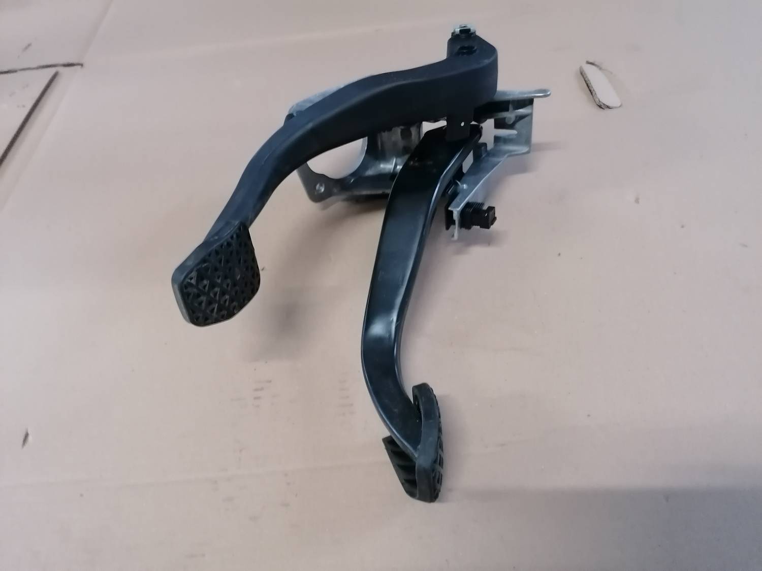 Pedāļu bloks priekš BMW 318D E91 2008 TOURING 4 Pedāļu bloks priekš BMW 318D E91 2008 TOURING