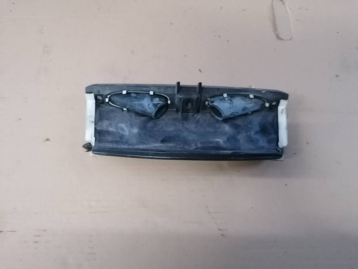 Dzinēja nodalījuma plastmasa priekš BMW 318D E91 2008 TOURING 2 Dzinēja nodalījuma plastmasa priekš BMW 318D E91 2008 TOURING