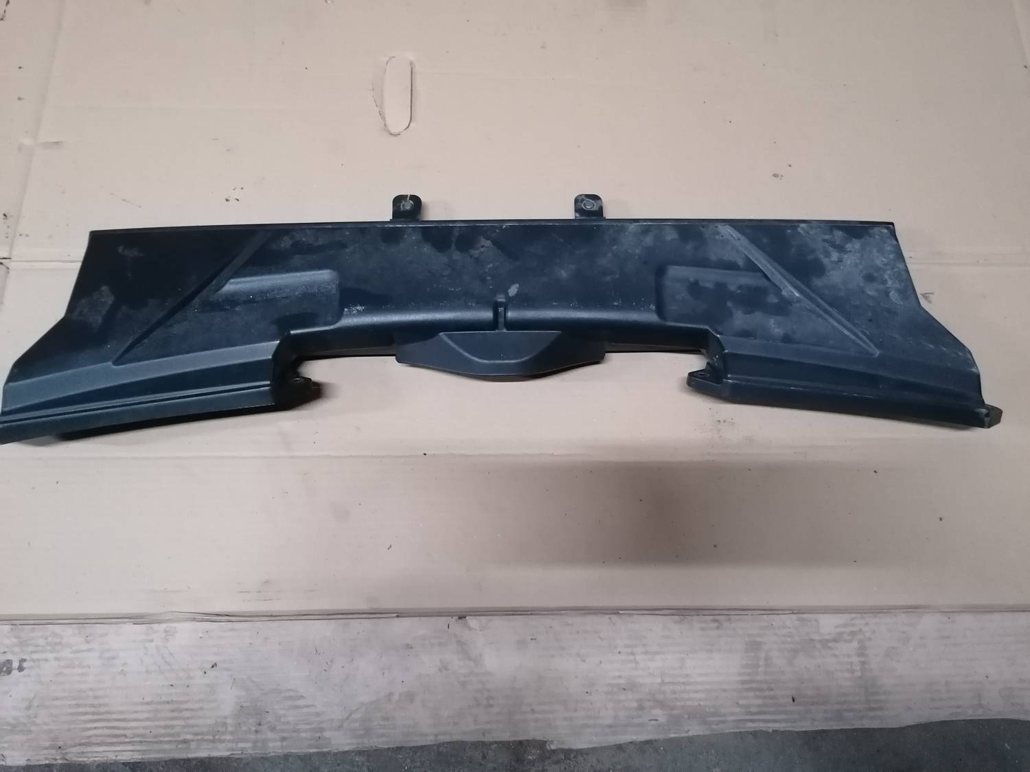 Salona gaisa filtra korpuss priekš BMW 318D E91 2008 TOURING 1 Salona gaisa filtra korpuss priekš BMW 318D E91 2008 TOURING