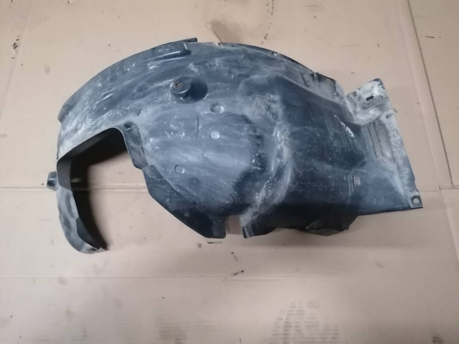 Priekšējais labais paspārns priekš BMW 318D E91 2008 TOURING 2 Priekšējais labais paspārns priekš BMW 318D E91 2008 TOURING