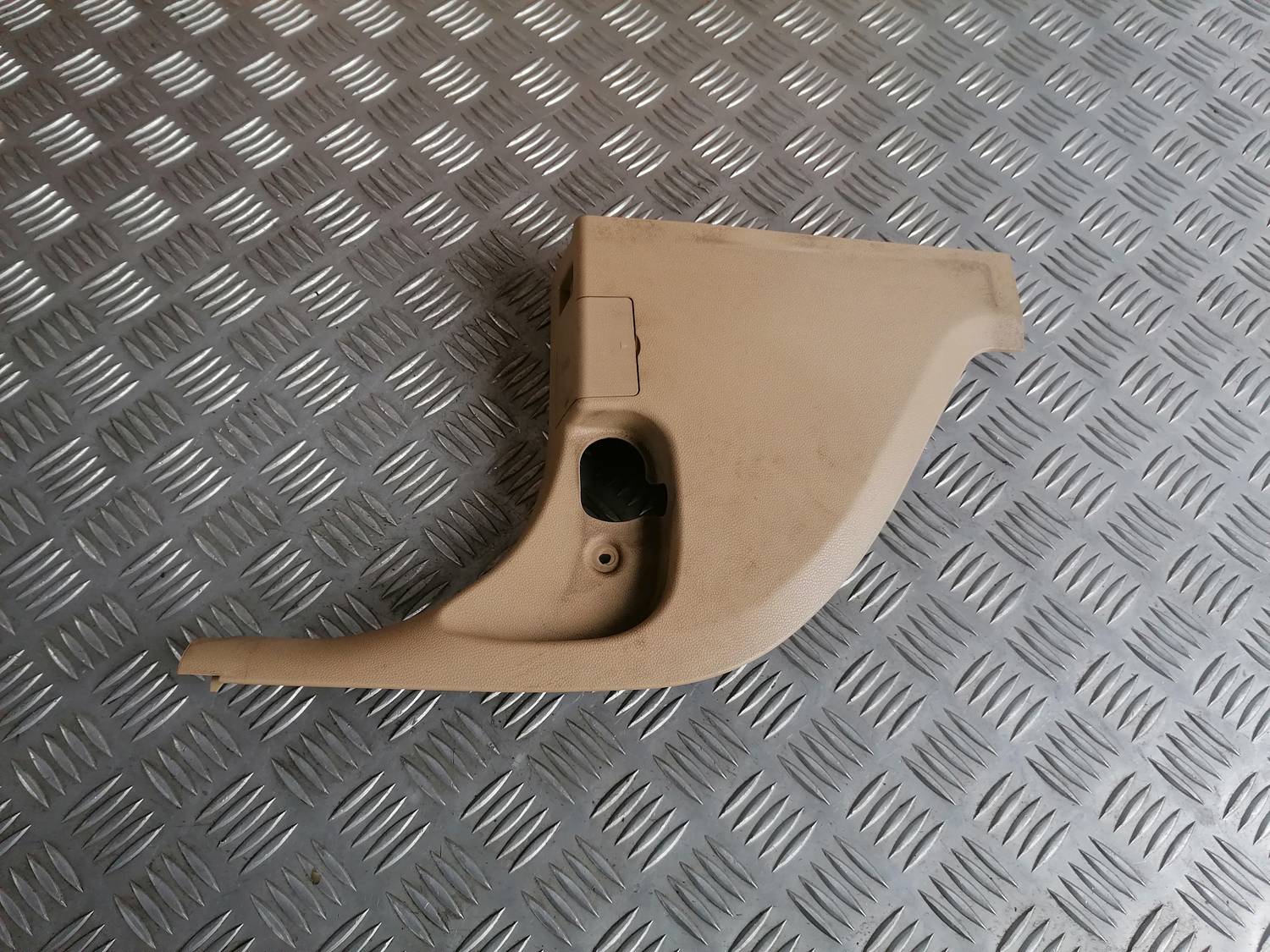 Sliekšņa priekšēja kreisa uzlika (salonā) priekš BMW 318D E91 2008 TOURING 1 Sliekšņa priekšēja kreisa uzlika (salonā) priekš BMW 318D E91 2008 TOURING