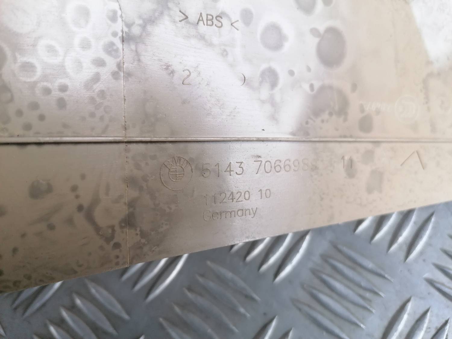 Sliekšņa priekšēja kreisa uzlika (salonā) priekš BMW 318D E91 2008 TOURING 4 Sliekšņa priekšēja kreisa uzlika (salonā) priekš BMW 318D E91 2008 TOURING