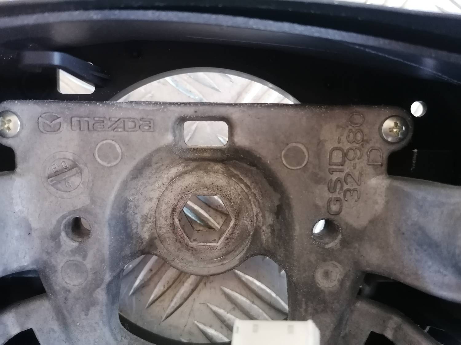 Stūre priekš MAZDA 6 2007 7 Stūre priekš MAZDA 6 2007