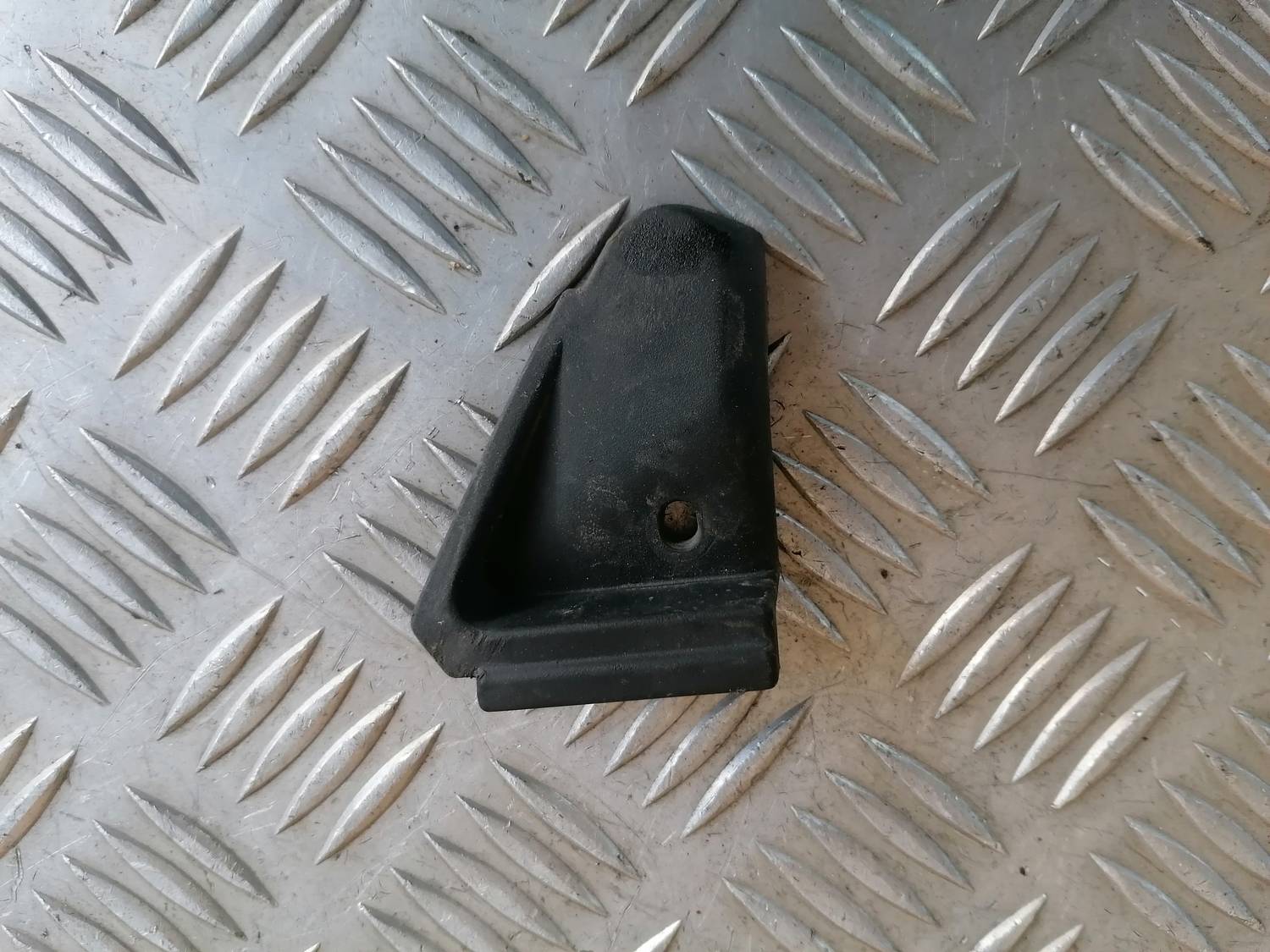 Radiatora vāks priekš MAZDA 6 2007 2 Radiatora vāks priekš MAZDA 6 2007