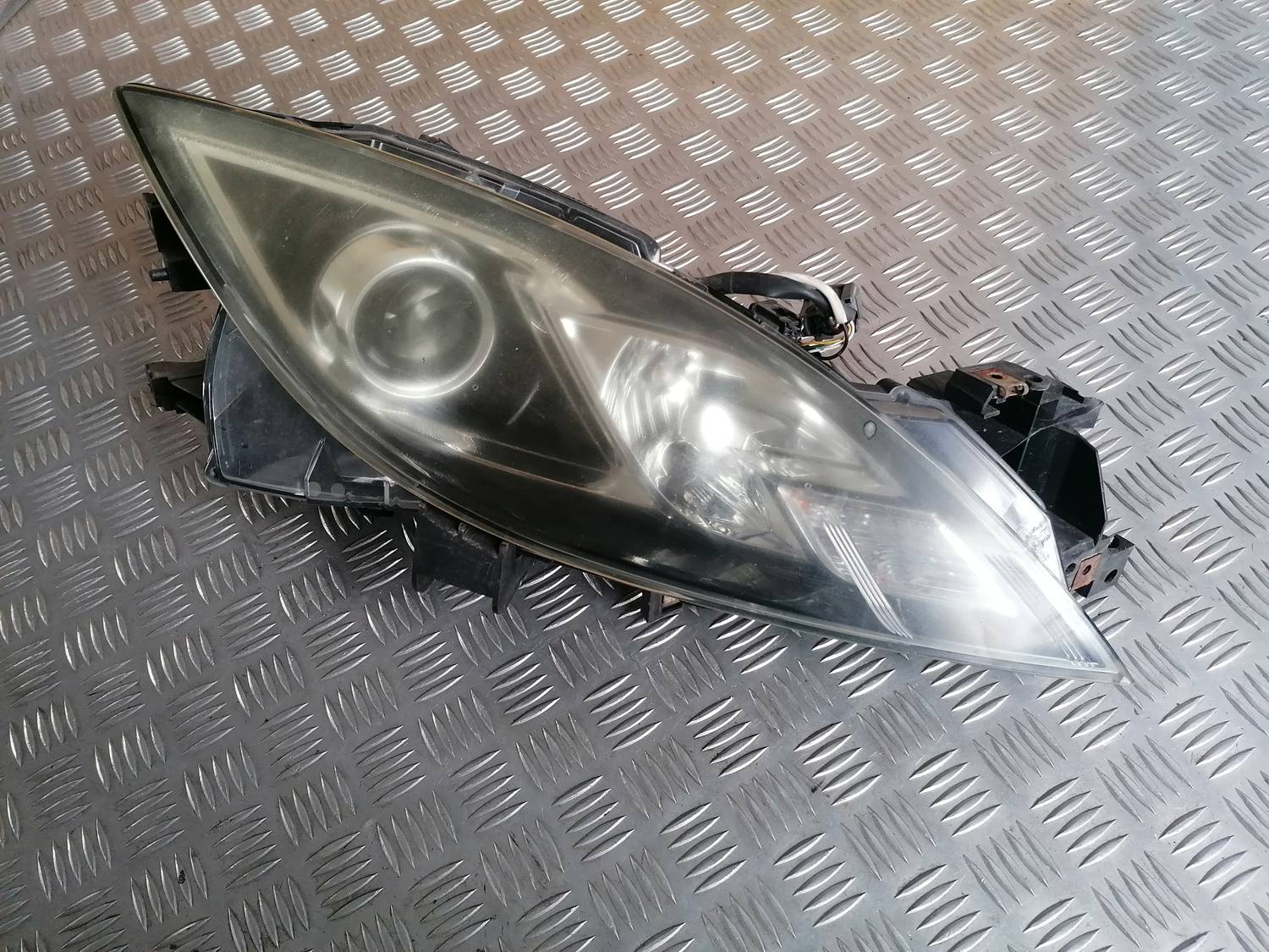 Priekšējais labais lukturis priekš MAZDA 6 2007 1 Priekšējais labais lukturis priekš MAZDA 6 2007