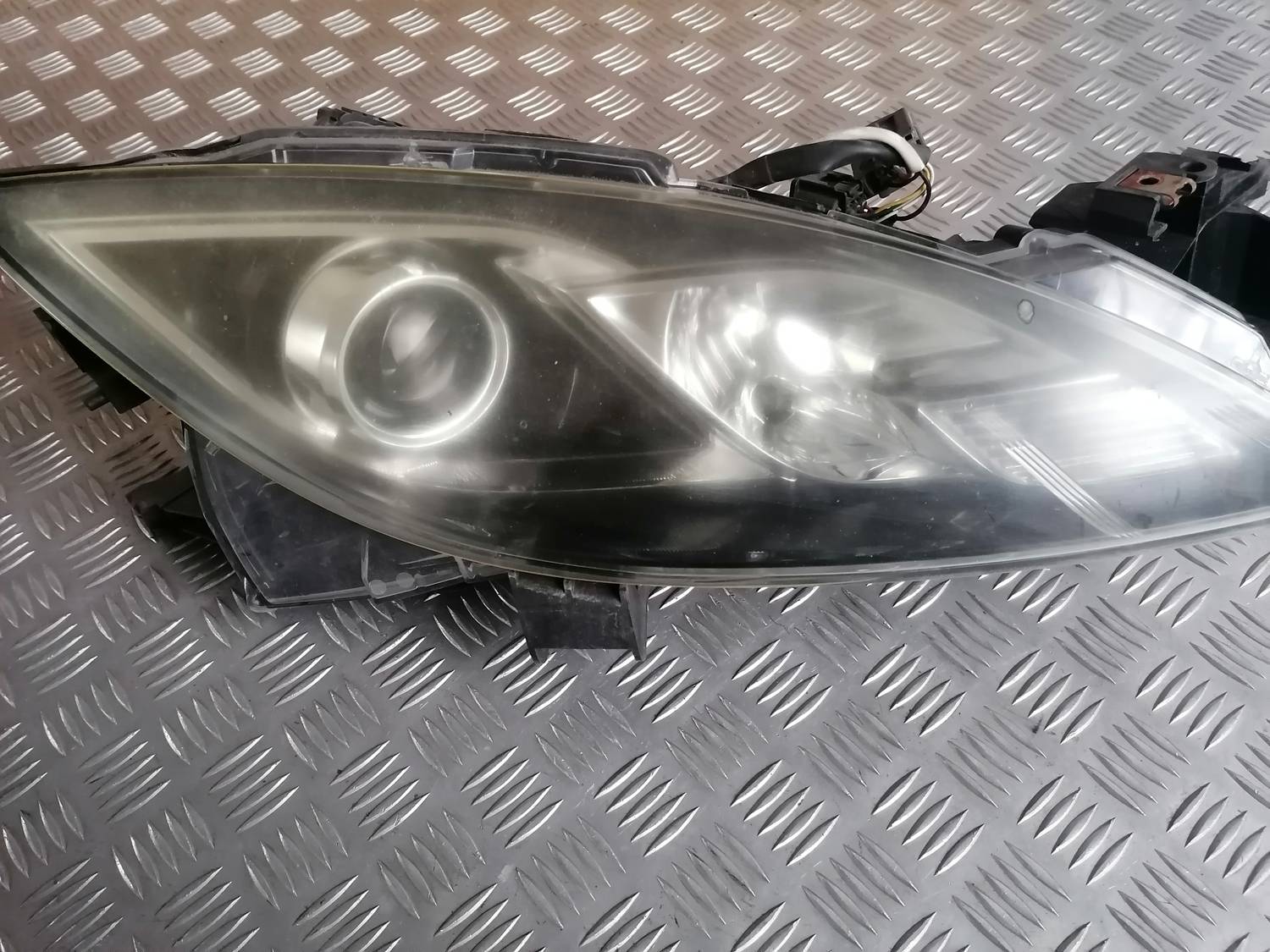 Priekšējais labais lukturis priekš MAZDA 6 2007 2 Priekšējais labais lukturis priekš MAZDA 6 2007