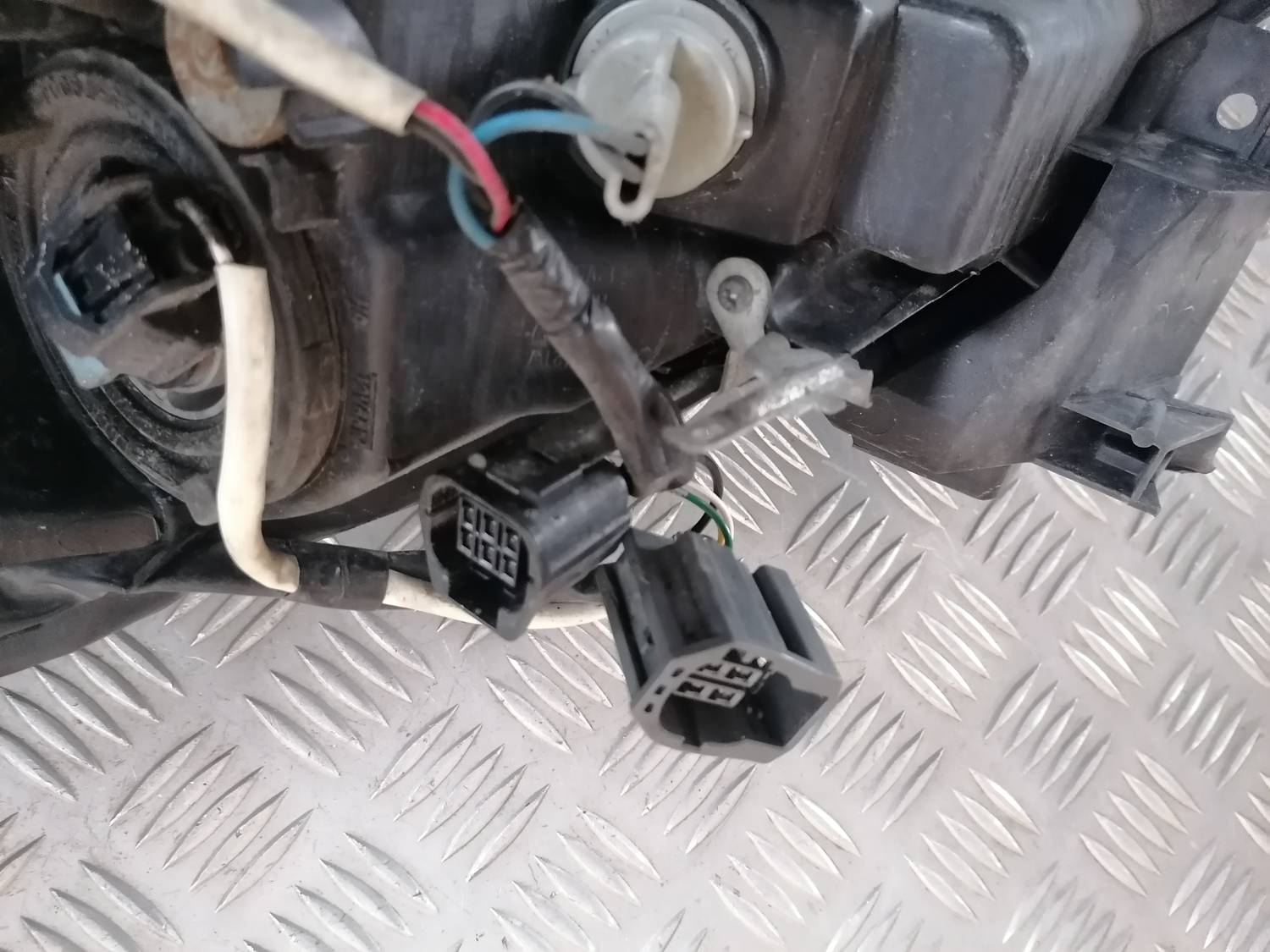 Priekšējais labais lukturis priekš MAZDA 6 2007 6 Priekšējais labais lukturis priekš MAZDA 6 2007