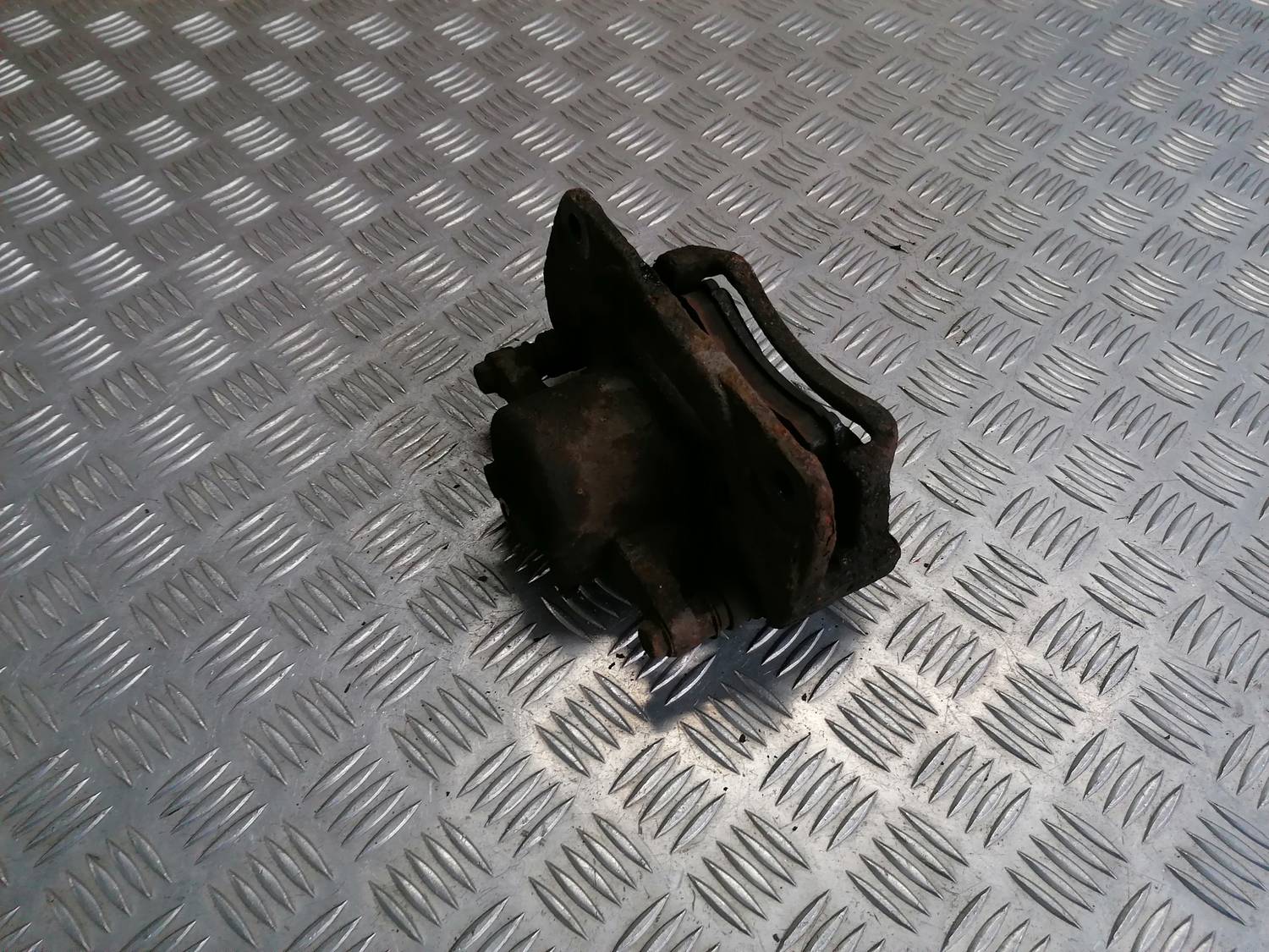 Priekšējais kreisais suports priekš MAZDA 6 2007 3 Priekšējais kreisais suports priekš MAZDA 6 2007