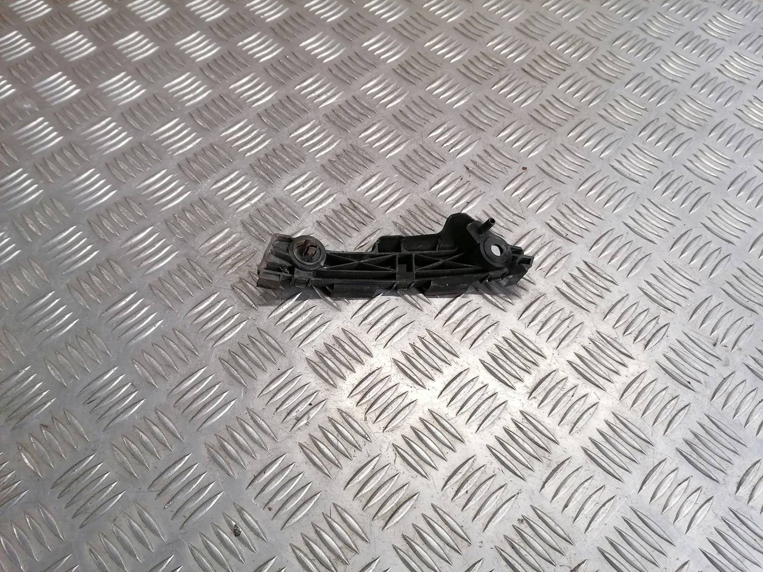 Priekšēja bufera kronšteins priekš MAZDA 6 2007 3 Priekšēja bufera kronšteins priekš MAZDA 6 2007