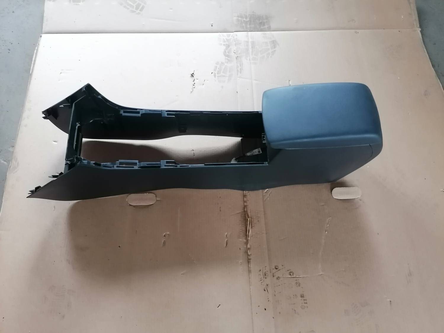 Centrālās konsoles apdares lielākā daļa priekš MAZDA 6 2007 1 Centrālās konsoles apdares lielākā daļa priekš MAZDA 6 2007