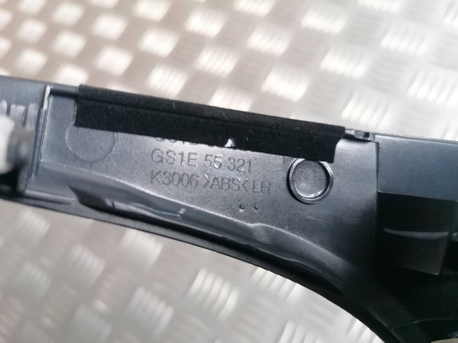 Mērinstrumentu paneļa dekoratīvā uzlika priekš MAZDA 6 2007 3 Mērinstrumentu paneļa dekoratīvā uzlika priekš MAZDA 6 2007