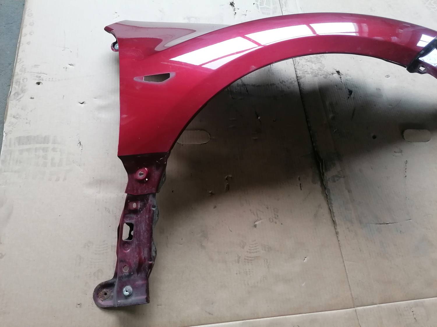 Priekšējais labais spārns priekš MAZDA 6 2007 2 Priekšējais labais spārns priekš MAZDA 6 2007