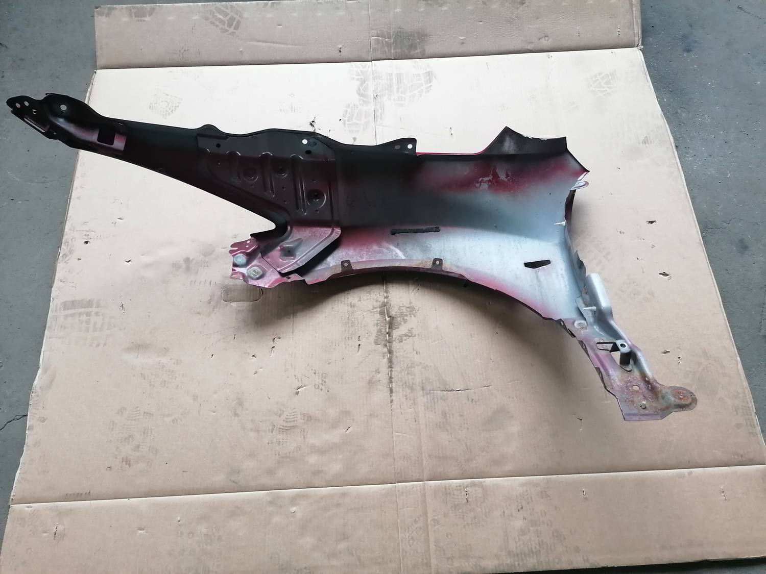 Priekšējais labais spārns priekš MAZDA 6 2007 4 Priekšējais labais spārns priekš MAZDA 6 2007