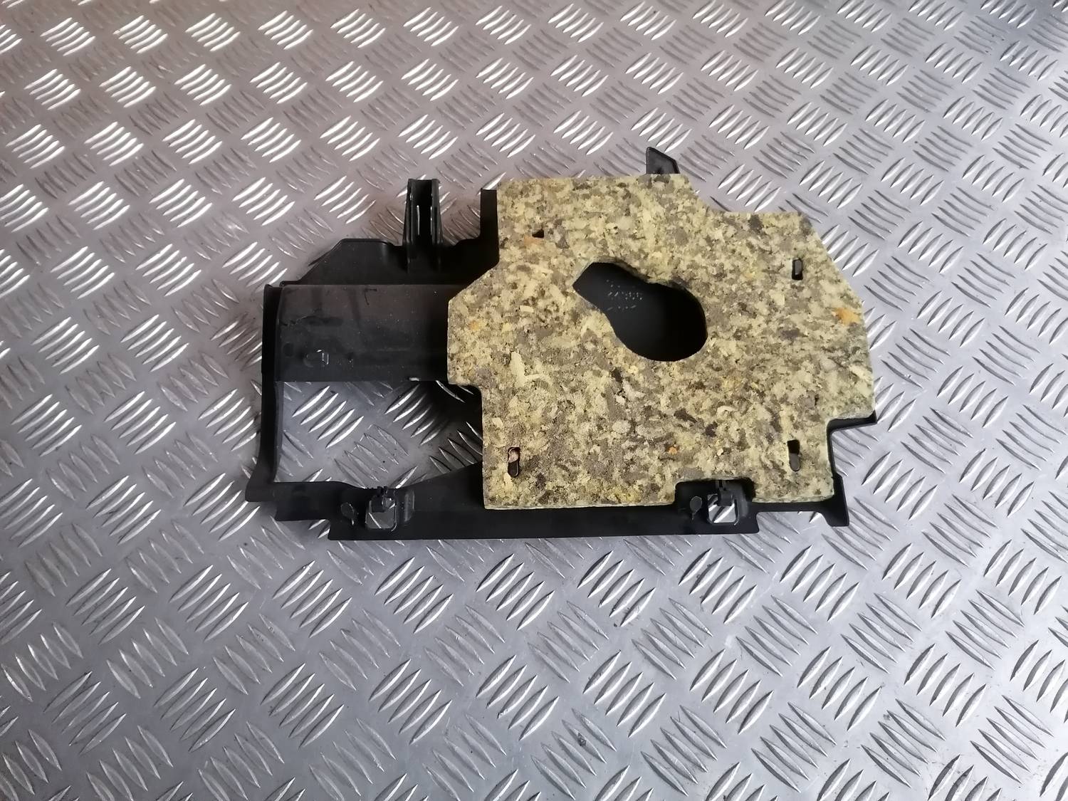 Mērinstrumentu paneļa apakšēja apdare priekš MAZDA 6 2007 3 Mērinstrumentu paneļa apakšēja apdare priekš MAZDA 6 2007