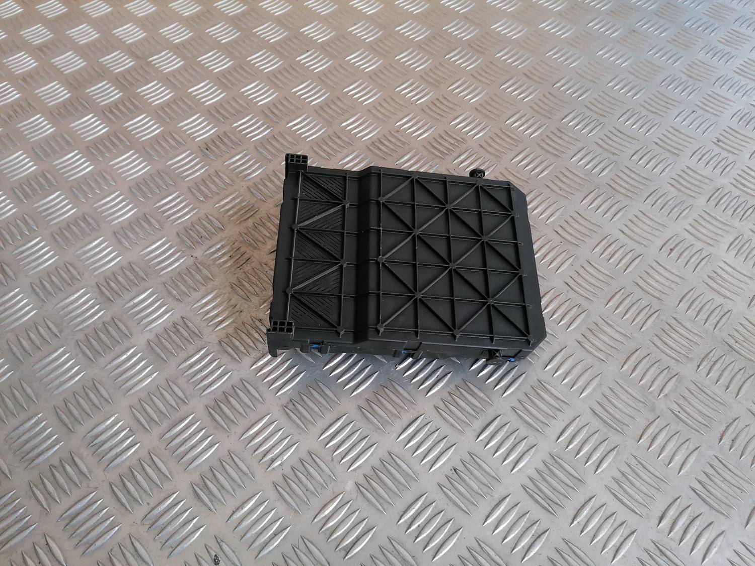 Drošinātāju relejas kaste priekš XSARA PICASSO 2003 4 Drošinātāju relejas kaste priekš XSARA PICASSO 2003