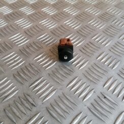 Atvēršanas/aizvēršanas poga priekš XSARA PICASSO 2003