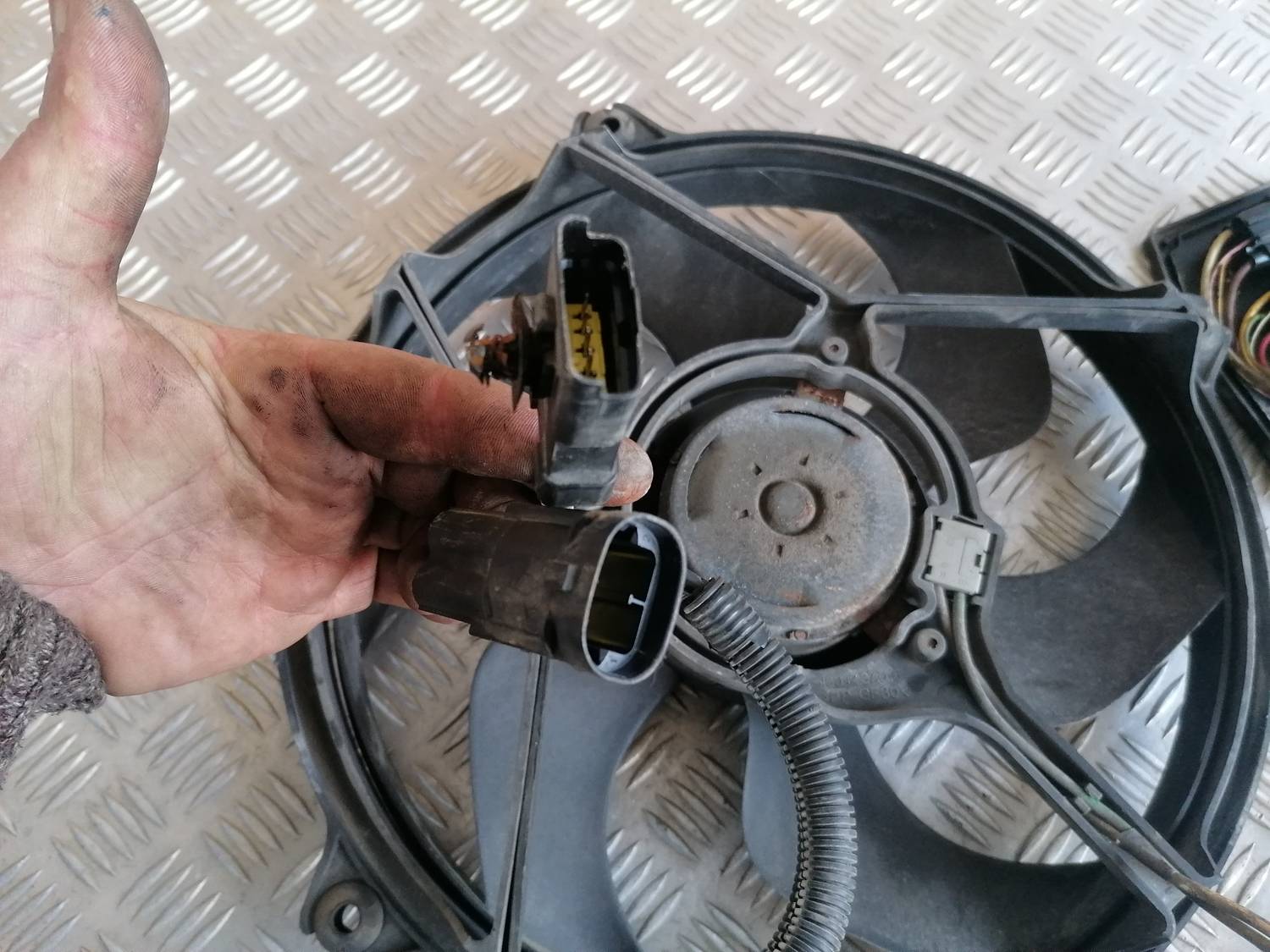 Dzesēšanas radiatora ventilators priekš XSARA PICASSO 2003 3 Dzesēšanas radiatora ventilators priekš XSARA PICASSO 2003