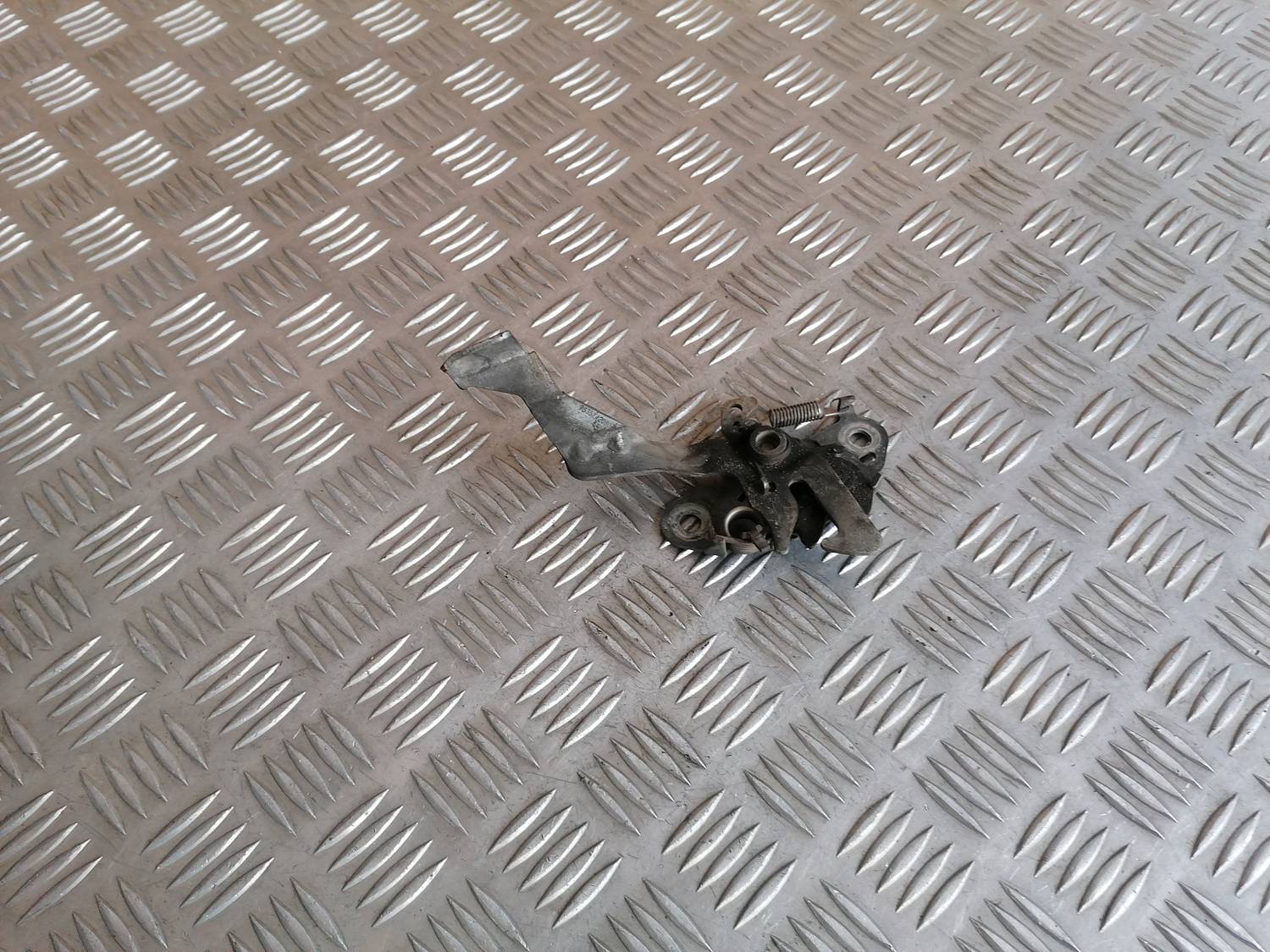 Pārsega slēdzene priekš XSARA PICASSO 2003 1 Pārsega slēdzene priekš XSARA PICASSO 2003