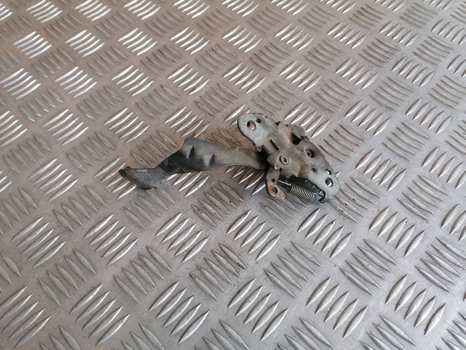 Pārsega slēdzene priekš XSARA PICASSO 2003 3 Pārsega slēdzene priekš XSARA PICASSO 2003