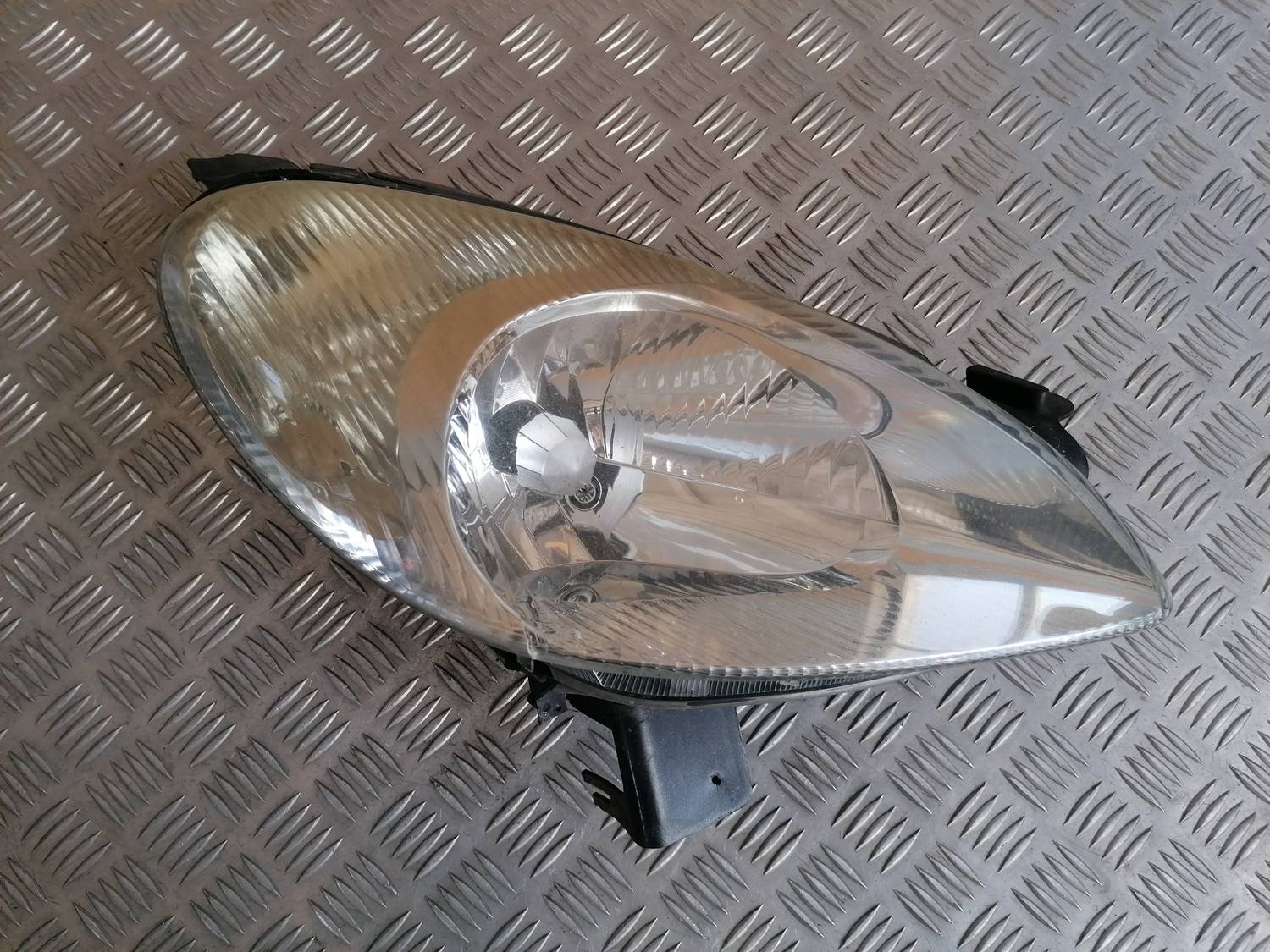 Priekšējais labais lukturis priekš XSARA PICASSO 2003 1 Priekšējais labais lukturis priekš XSARA PICASSO 2003