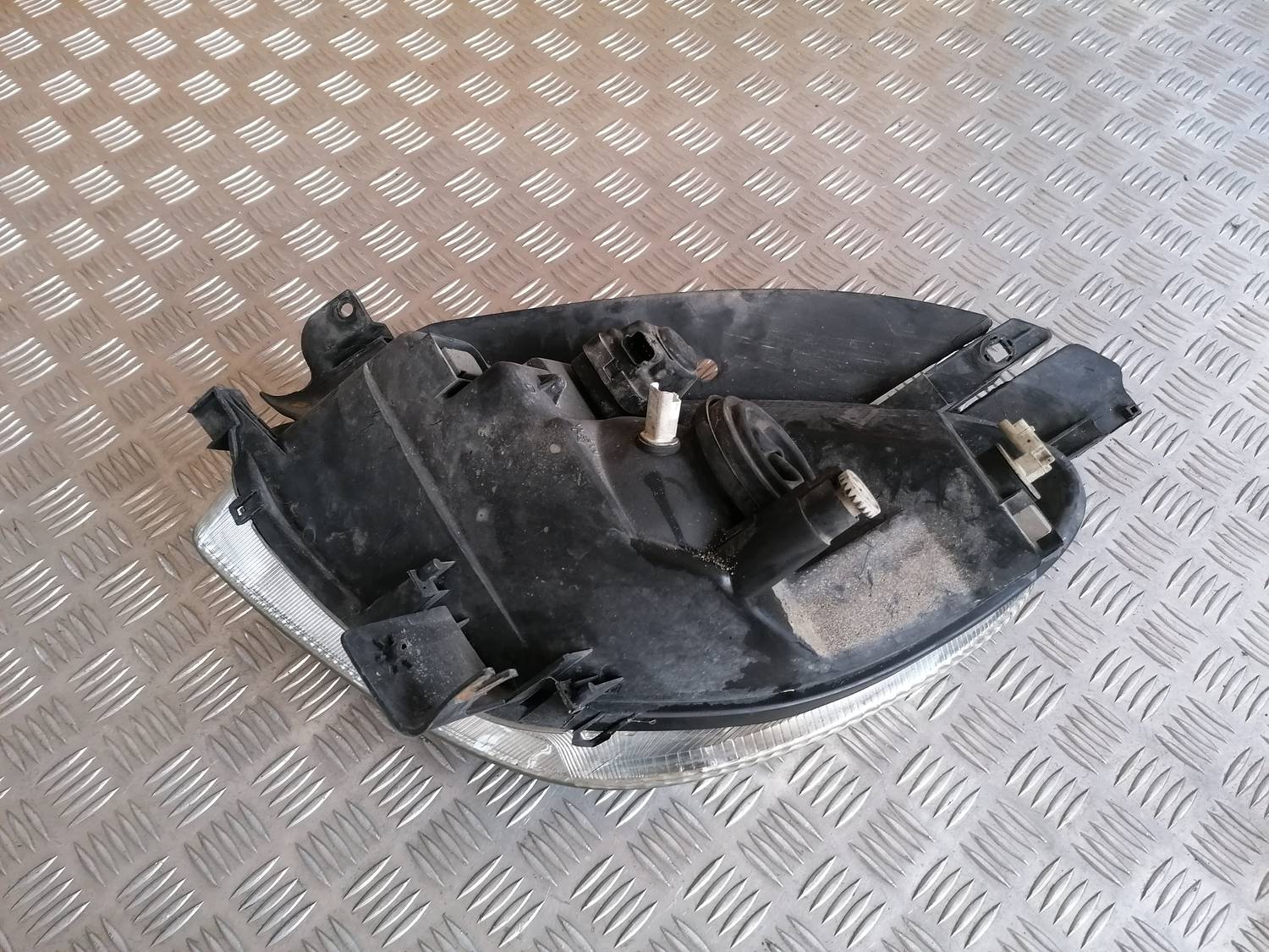 Priekšējais labais lukturis priekš XSARA PICASSO 2003 3 Priekšējais labais lukturis priekš XSARA PICASSO 2003