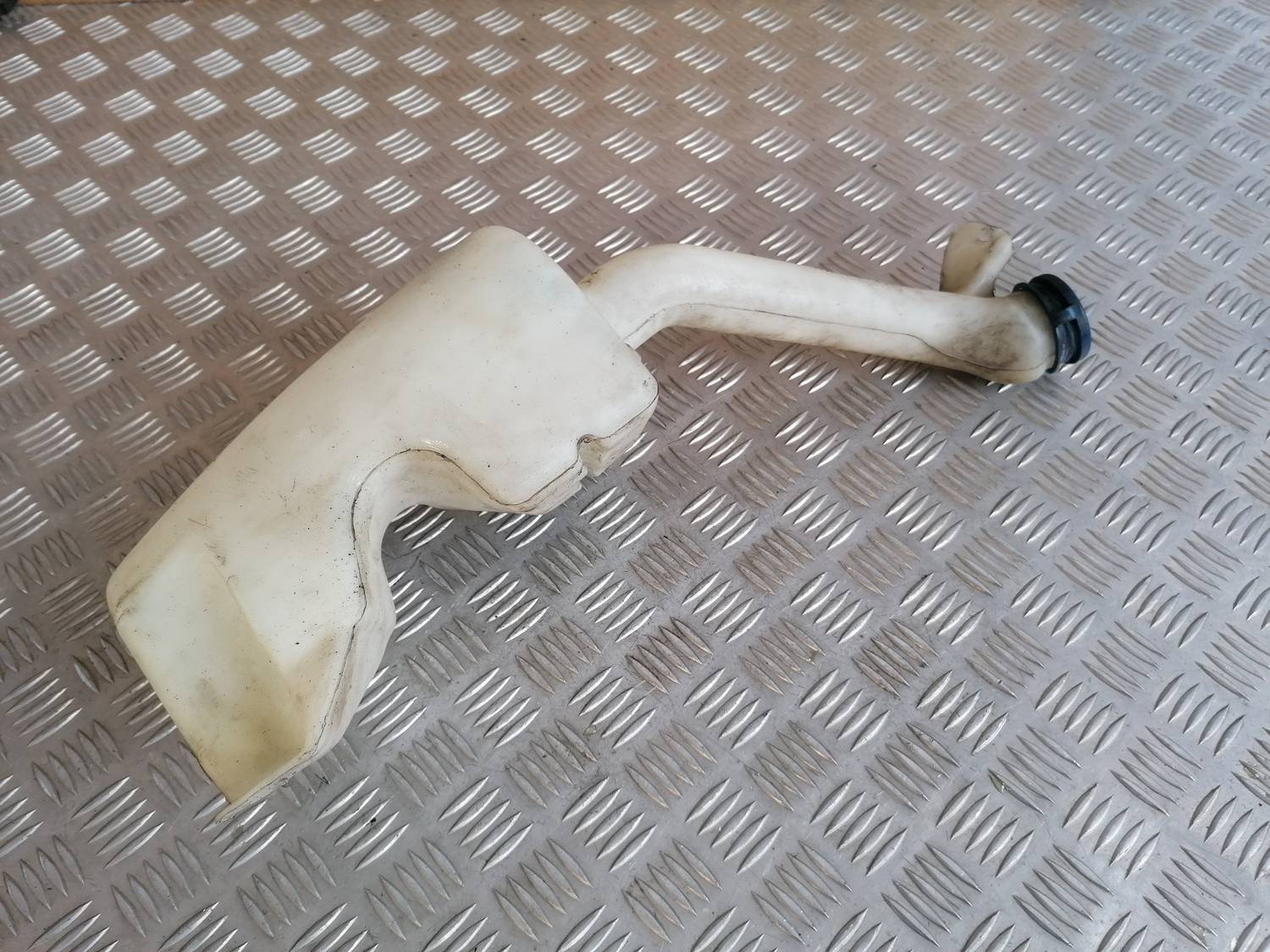 Mazgātāja šķidruma tvertne priekš XSARA PICASSO 2003 1 Mazgātāja šķidruma tvertne priekš XSARA PICASSO 2003