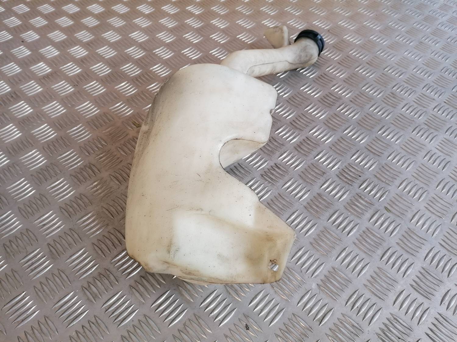 Mazgātāja šķidruma tvertne priekš XSARA PICASSO 2003 3 Mazgātāja šķidruma tvertne priekš XSARA PICASSO 2003