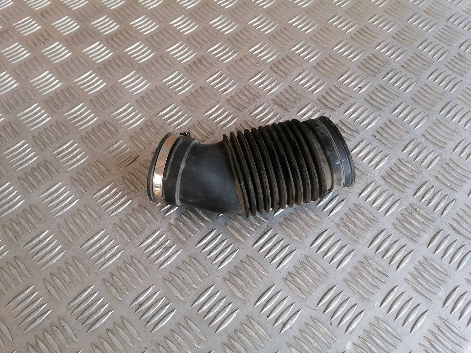 Gaisa filtra korpusa caurule priekš XSARA PICASSO 2003 2 Gaisa filtra korpusa caurule priekš XSARA PICASSO 2003