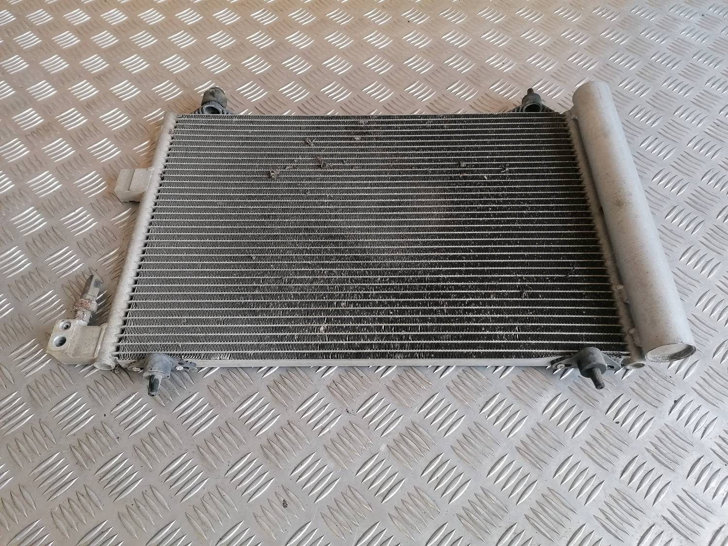 Gaisa kondicioniera radiators priekš XSARA PICASSO 2003 1 Gaisa kondicioniera radiators priekš XSARA PICASSO 2003