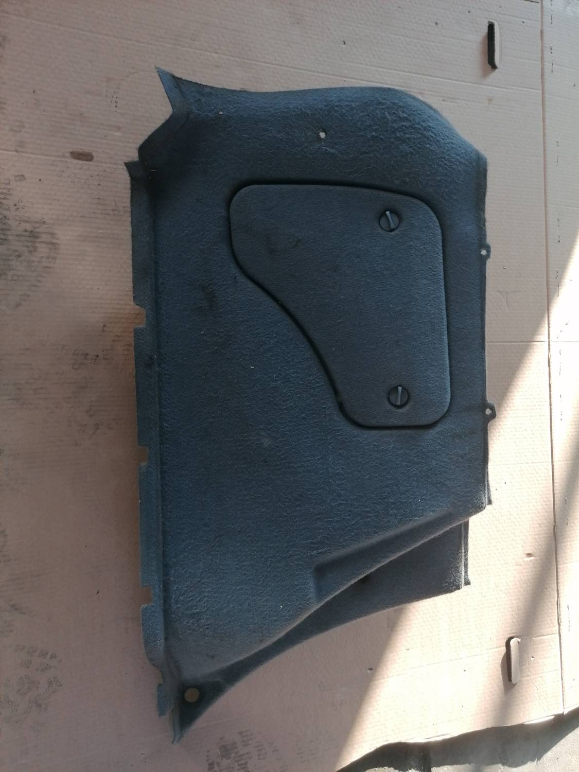 Bagāžnieka nodalījuma sānu apdare priekš XSARA PICASSO 2003 1 Bagāžnieka nodalījuma sānu apdare priekš XSARA PICASSO 2003