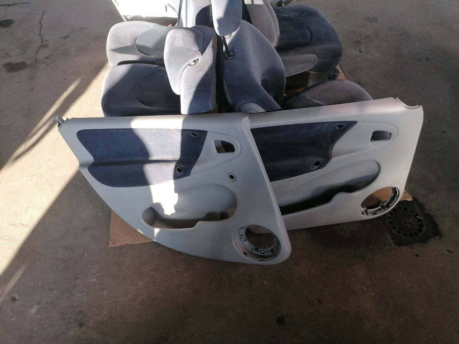 Sēdekļu komplekts priekš XSARA PICASSO 2003 5 Sēdekļu komplekts priekš XSARA PICASSO 2003