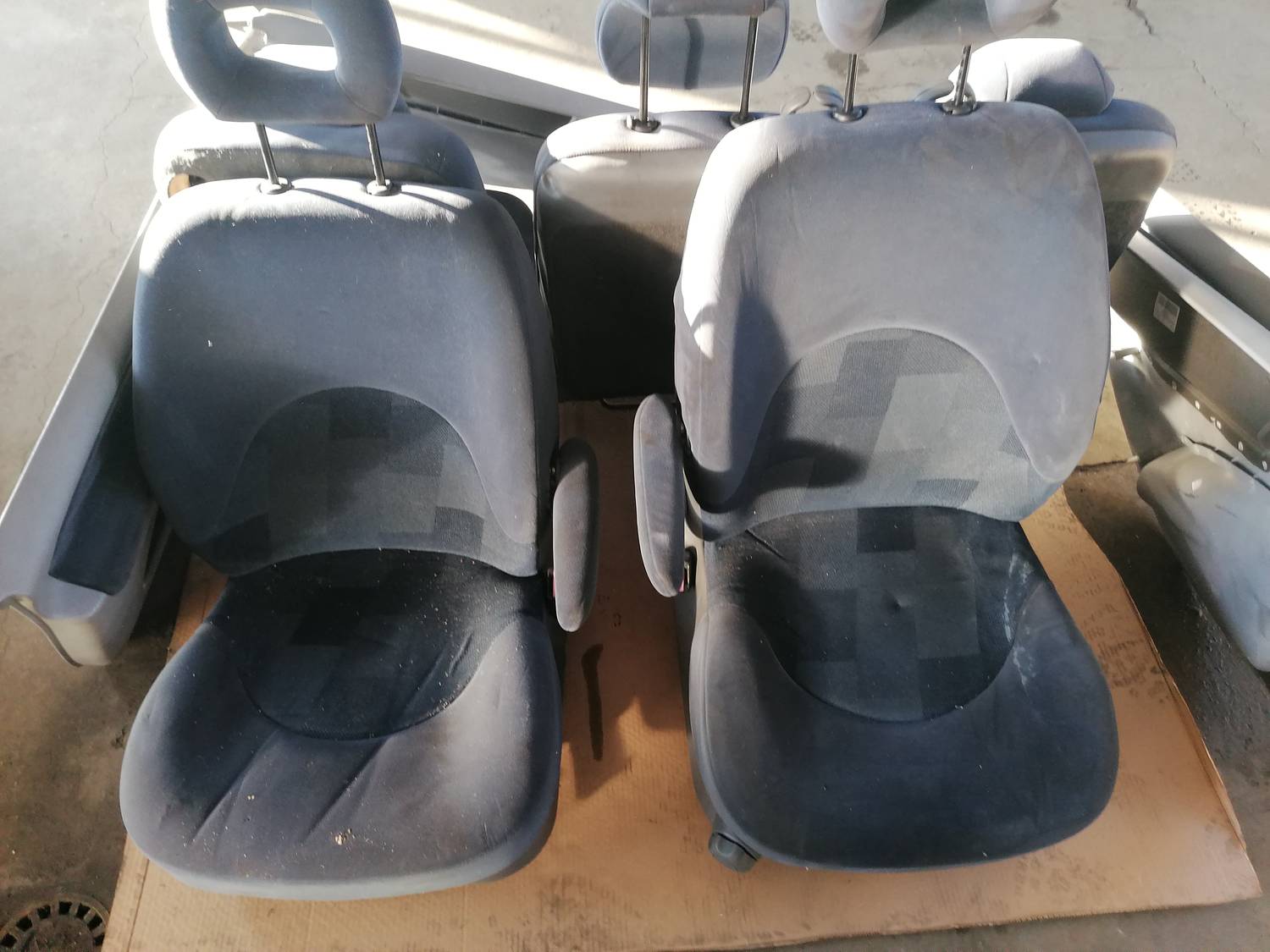 Sēdekļu komplekts priekš XSARA PICASSO 2003 2 Sēdekļu komplekts priekš XSARA PICASSO 2003