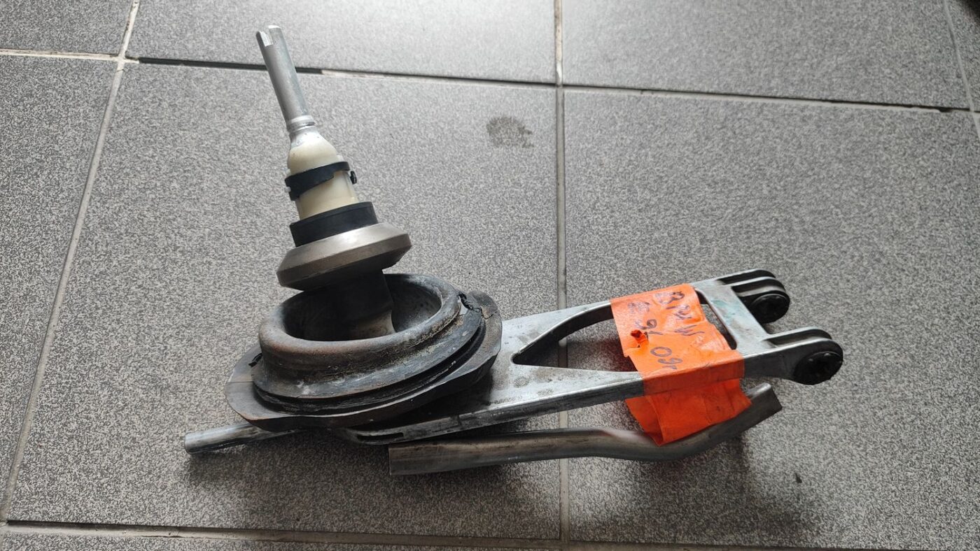 Ātrumu pārslēgšanas slēdzis priekš BMW 318D E91 2008 TOURING 2 Ātrumu pārslēgšanas slēdzis priekš BMW 318D E91 2008 TOURING