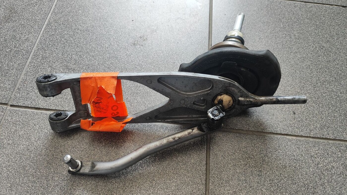 Ātrumu pārslēgšanas slēdzis priekš BMW 318D E91 2008 TOURING 6 Ātrumu pārslēgšanas slēdzis priekš BMW 318D E91 2008 TOURING