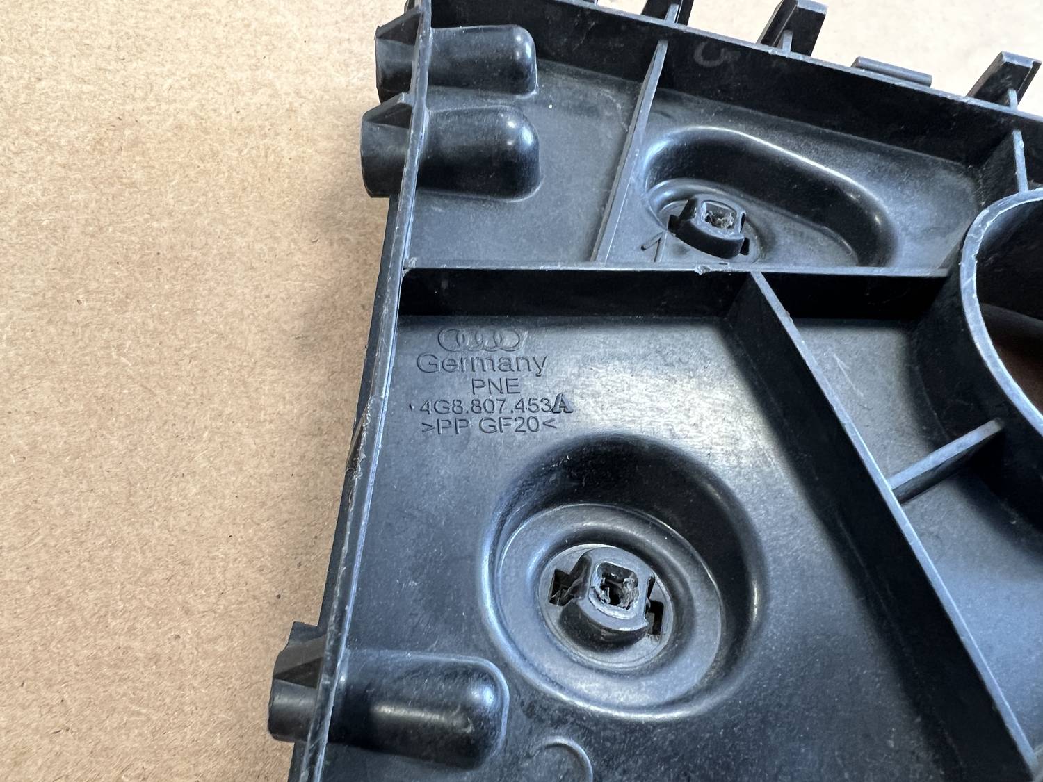 Aizmugurējā spārna un bufera stiprinājums priekš AUDI A7 2011 SPORTBACK 3 Aizmugurējā spārna un bufera stiprinājums priekš AUDI A7 2011 SPORTBACK