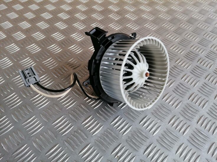 Salona ventilators priekš OPEL ASTRA J 2012