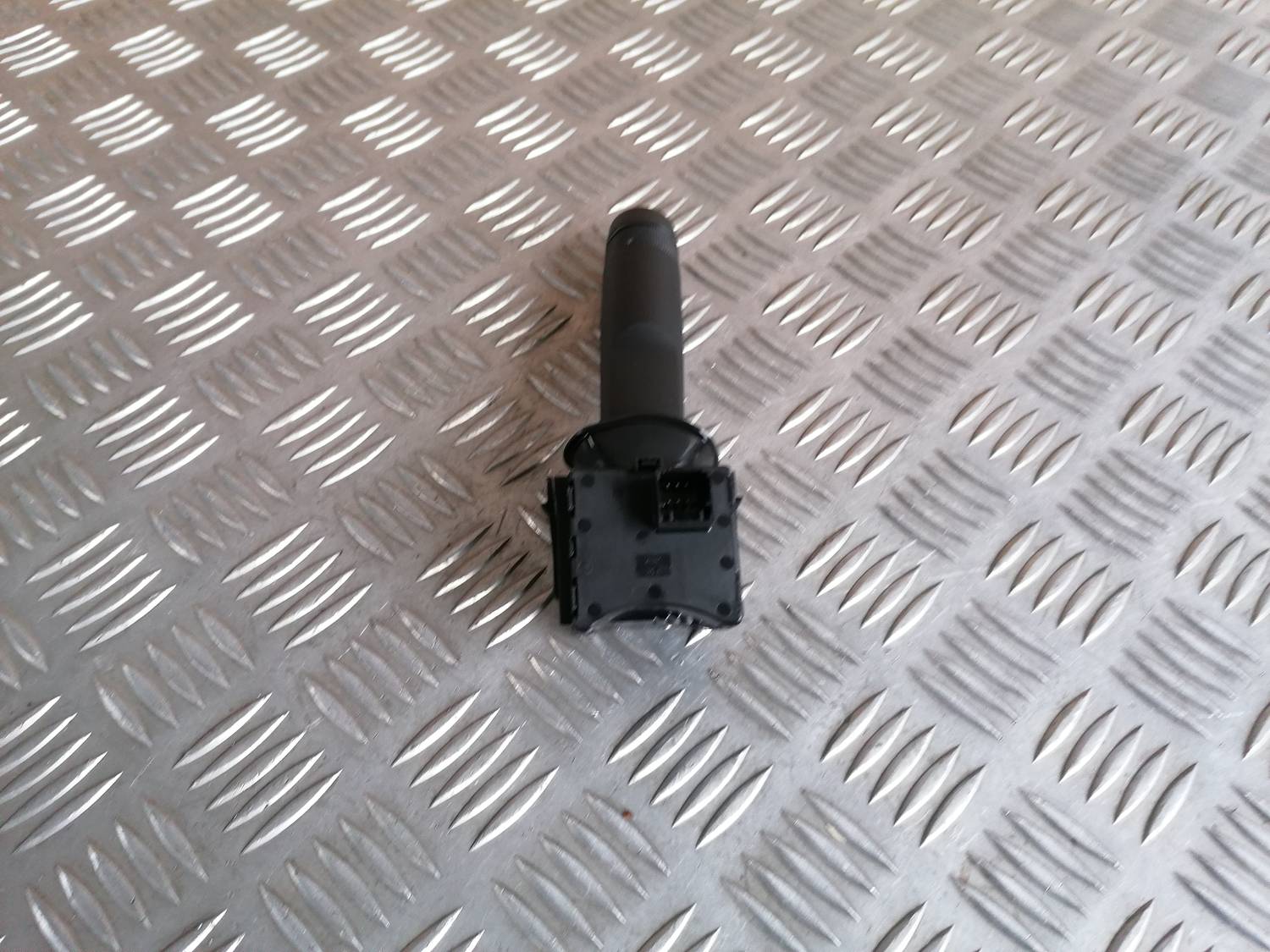 Stikla tīrītāja slēdzis priekš OPEL ASTRA J 2012 3 Stikla tīrītāja slēdzis priekš OPEL ASTRA J 2012