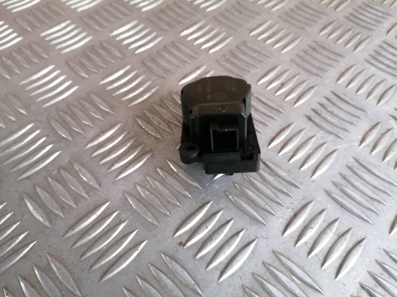 Apsildes sistēmas aktuators priekš OPEL ASTRA J 2012 3 Apsildes sistēmas aktuators priekš OPEL ASTRA J 2012