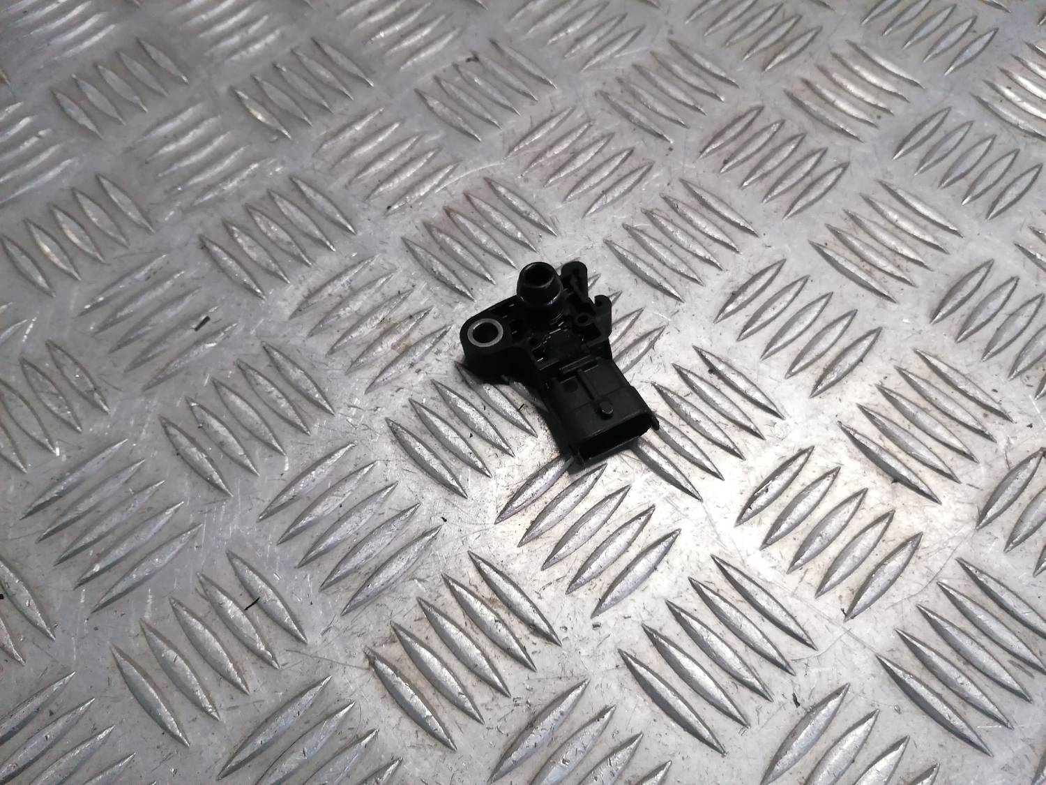 Ieplūdes kolektora spiediena devējs priekš OPEL ASTRA J 2012 3 Ieplūdes kolektora spiediena devējs priekš OPEL ASTRA J 2012