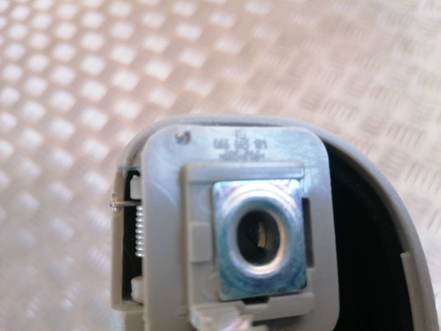 Briļļu uzglabāšanas nodalījums priekš OPEL ASTRA J 2012 4 Briļļu uzglabāšanas nodalījums priekš OPEL ASTRA J 2012