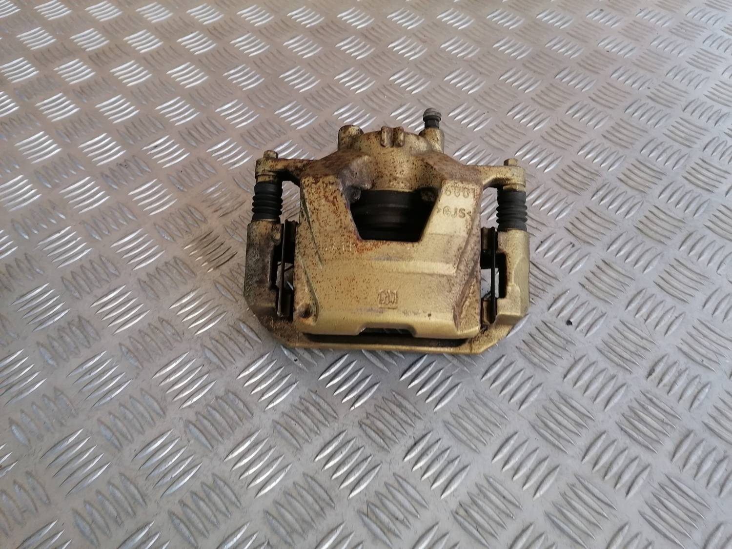 Priekšējais kreisais suports priekš OPEL ASTRA J 2012 1 Priekšējais kreisais suports priekš OPEL ASTRA J 2012