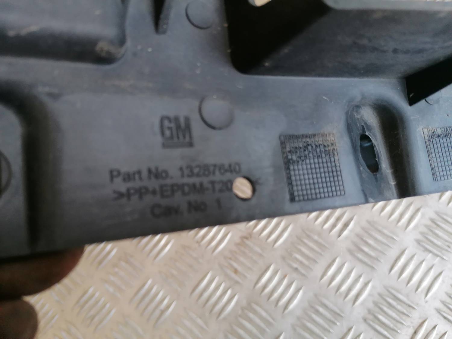 Priekšēja luktura kronšteins priekš OPEL ASTRA J 2012 4 Priekšēja luktura kronšteins priekš OPEL ASTRA J 2012