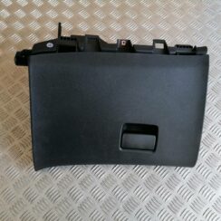 Mantu glabāšanas nodalījums pasažiera pusē priekš OPEL ASTRA J 2012