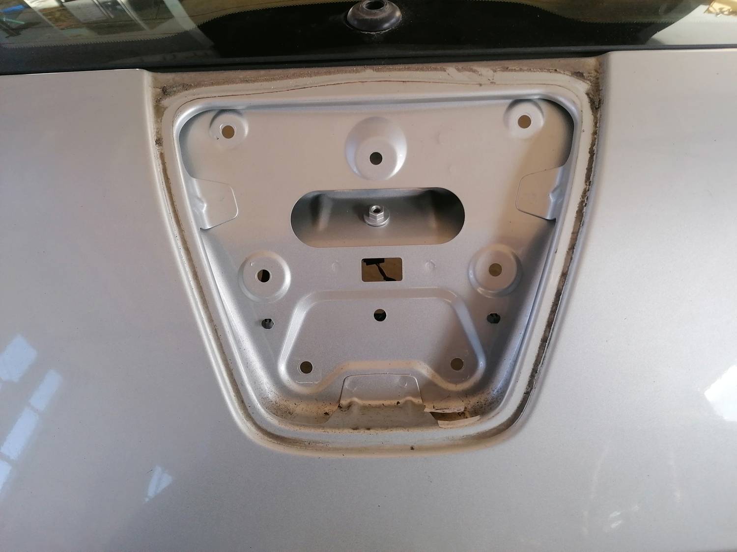 Bagāžnieka vāks priekš OPEL ASTRA J 2012 3 Bagāžnieka vāks priekš OPEL ASTRA J 2012