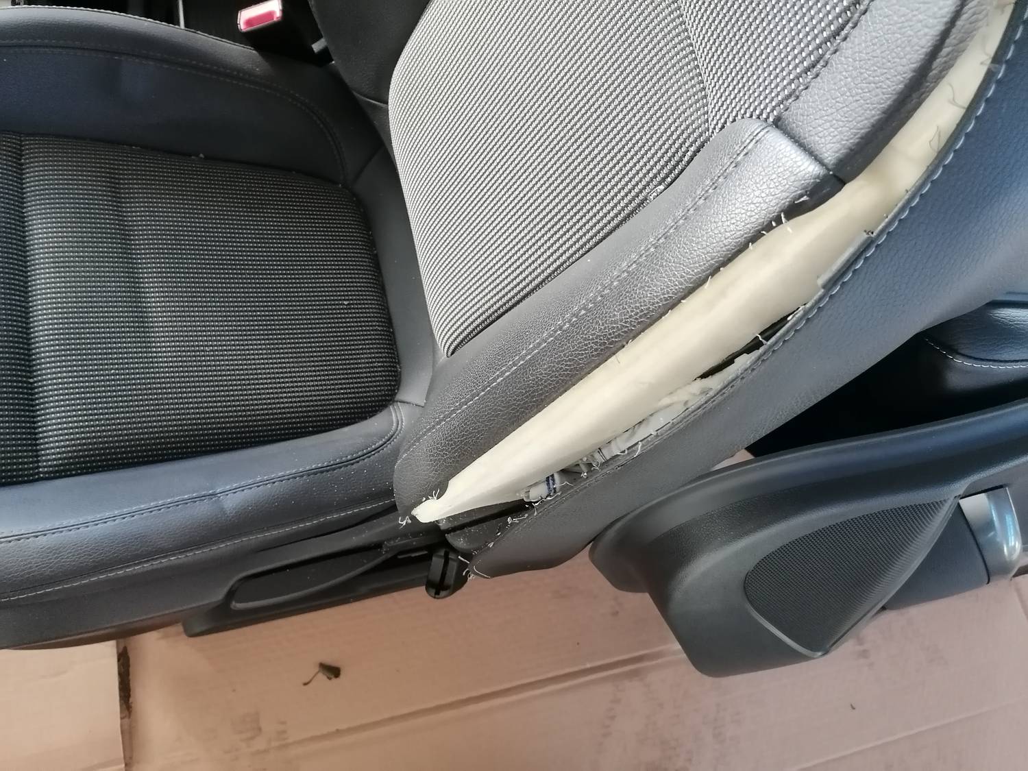 Sēdekļu komplekts priekš OPEL ASTRA J 2012 8 Sēdekļu komplekts priekš OPEL ASTRA J 2012