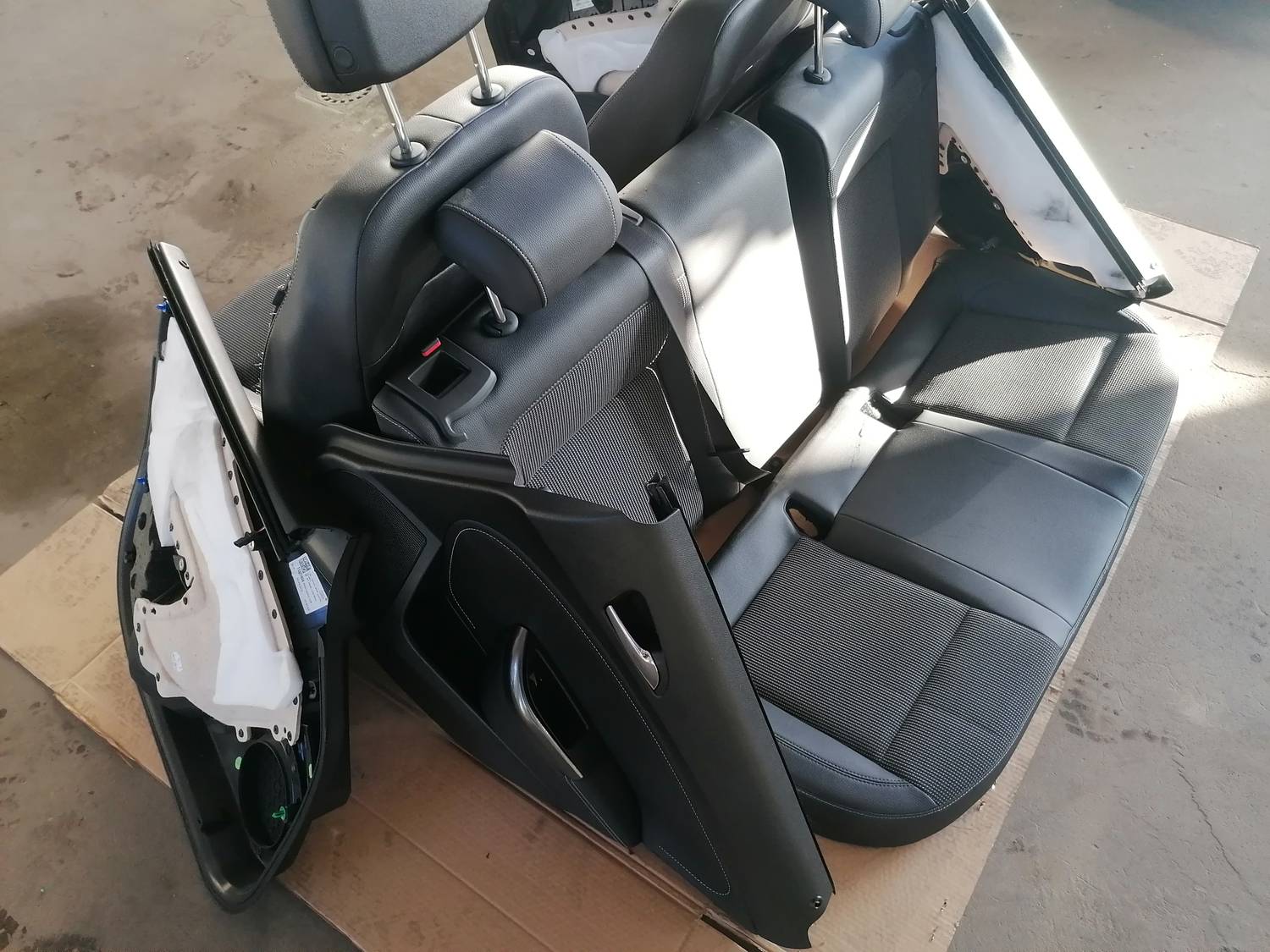 Sēdekļu komplekts priekš OPEL ASTRA J 2012 9 Sēdekļu komplekts priekš OPEL ASTRA J 2012